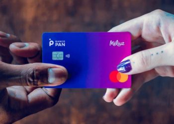 Ganhe dinheiro usando seu cartão de crédito.