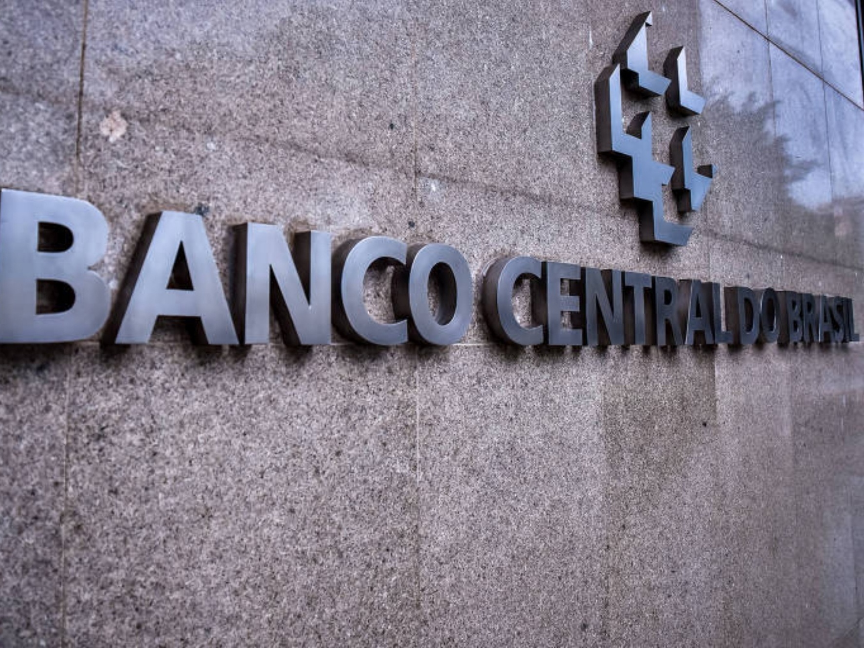 bancos-devem-iniciar-compartilhamento-de-dados-de-fraudes-conforme-prazo-do-bc