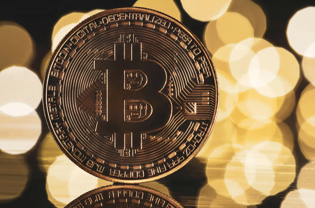 bitcoin-atinge-pico-em-18-meses-com-especulacoes-sobre-etf