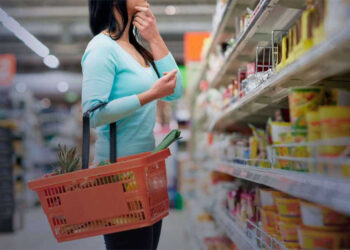 confiança-do-consumidor-brasileiro-cai-em-outubro-após-meses-de-ganhos