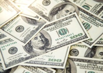 dólar-recua-em-relação-ao-real-devido-a-decisões-de-política-monetária-e-haddad