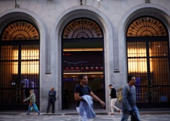 B3 registra leve aumento no lucro líquido do 3º trimestre, atingindo R$1,16 bi