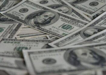 dólar-quase-estável-ante-real-pelo-4º-dia