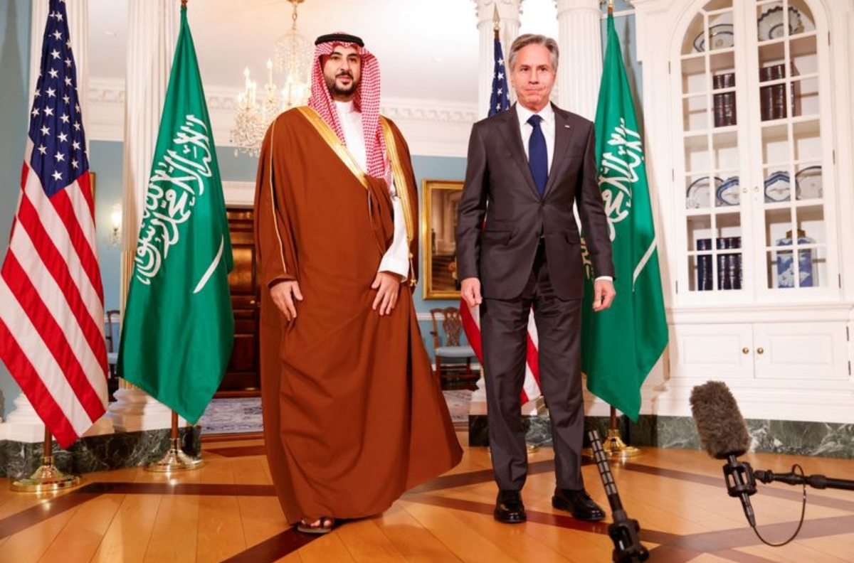 ministro-da-defesa-saudita-revisa-com-blinken-esforcos-para-diminuir-tensoes