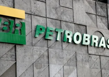 Abrindo o jogo: investigação da CVM sobre o desempenho em “V” das ações da Petrobras revela caminhos tortuosos do mercado.